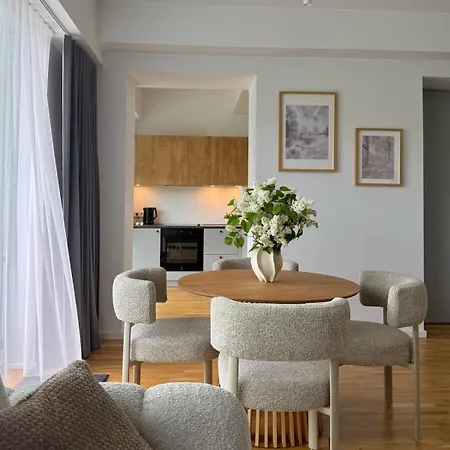 Seaside With Free Parking, Big Balcony *