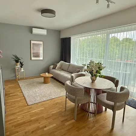 Seaside With Free Parking, Big Balcony *